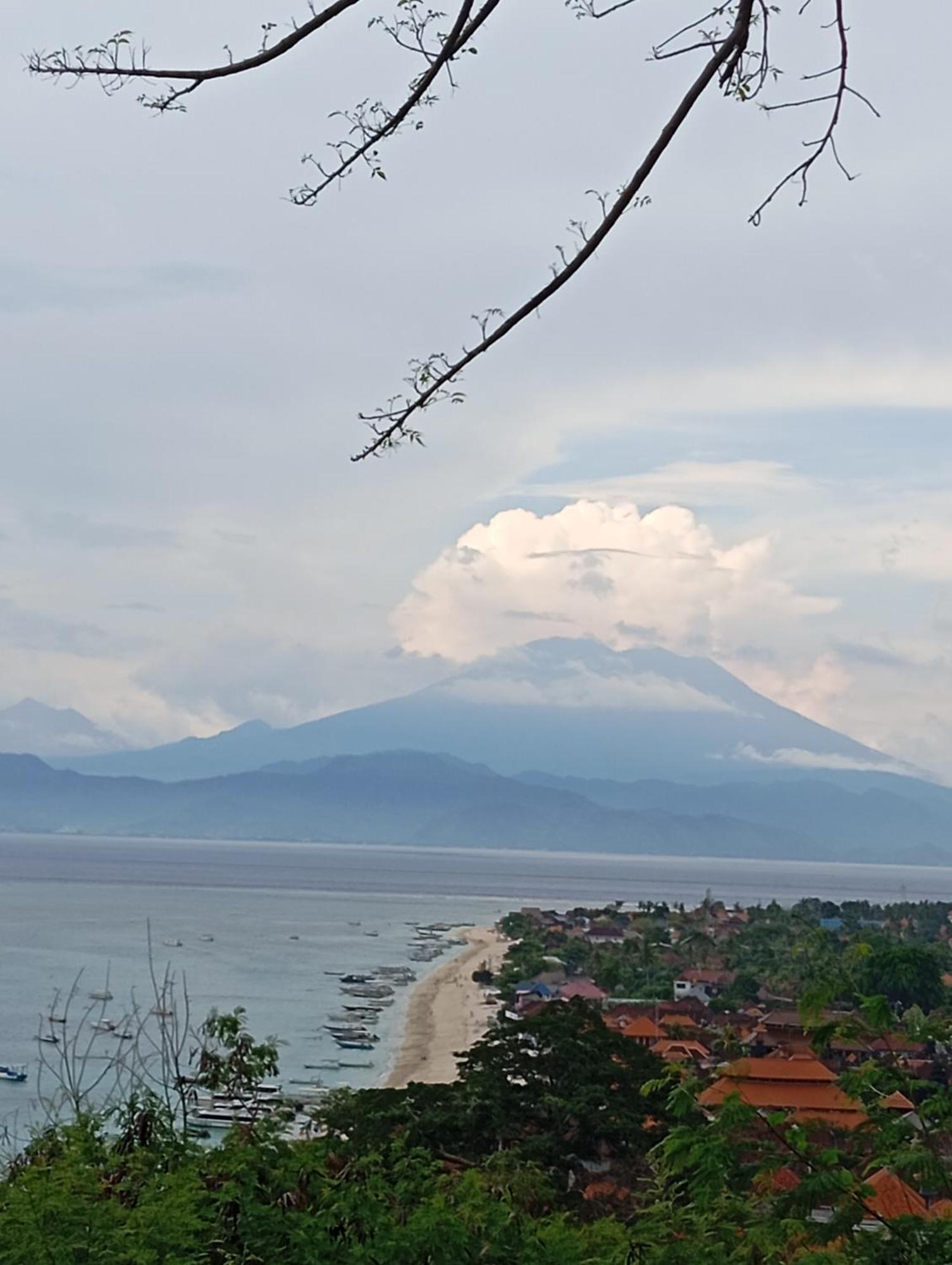 Belong Home Stay Lembongan Exterior foto